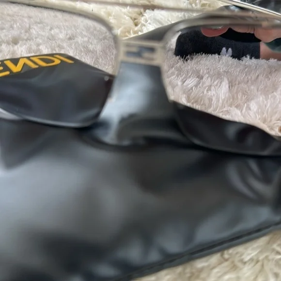 Fendi Silver Sunglasses with Black Fendi pouch-new - Picture 3 of 6